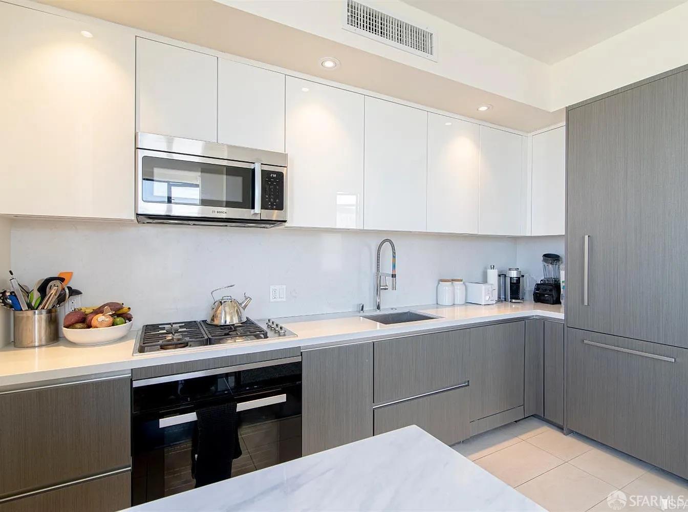 Front Image Thumbnail for SF426093986