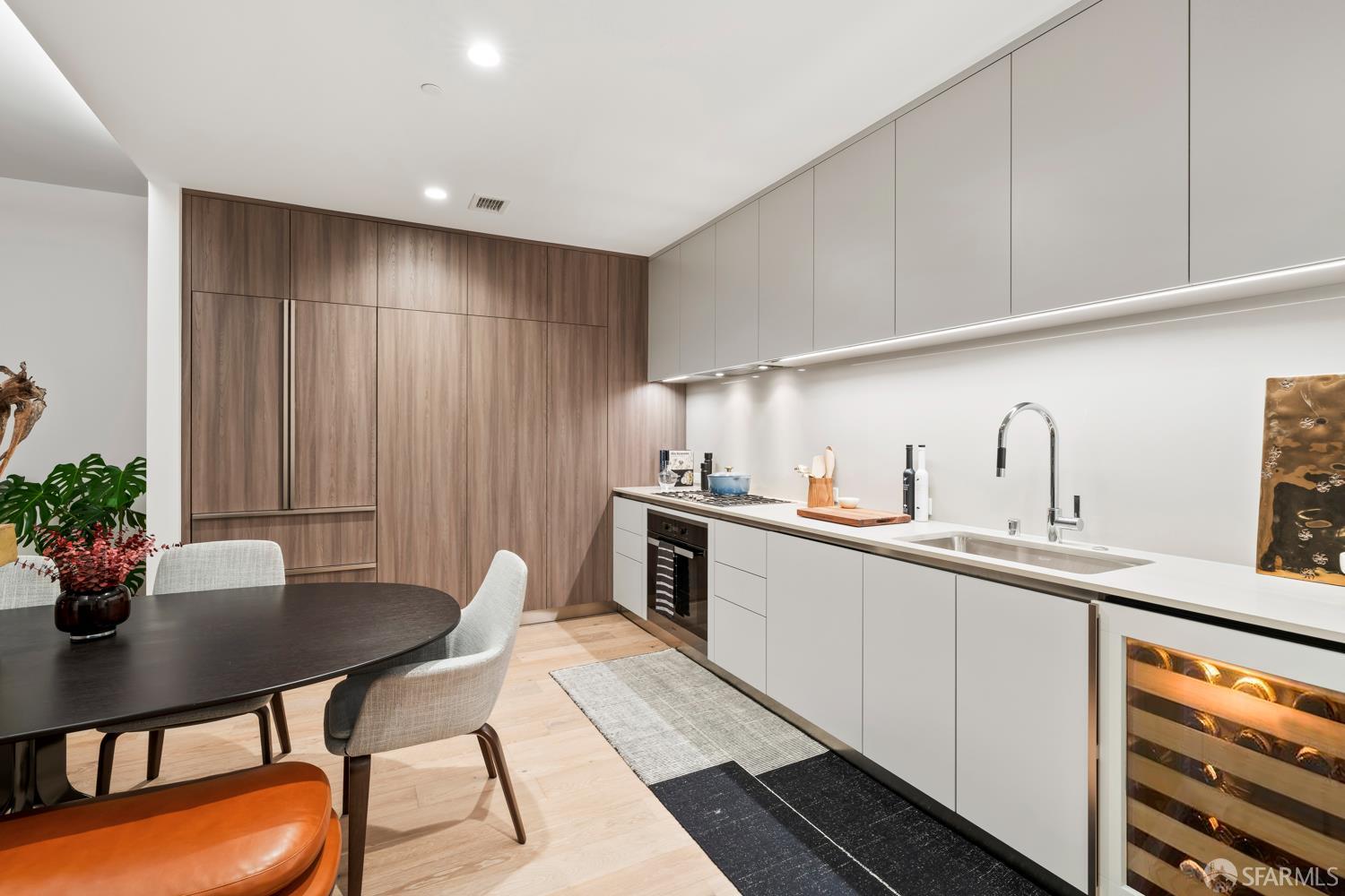 Detail Gallery Image 9 of 61 For 1 Bristol Ct #208,  San Francisco,  CA 94130 - 2 Beds | 2/1 Baths