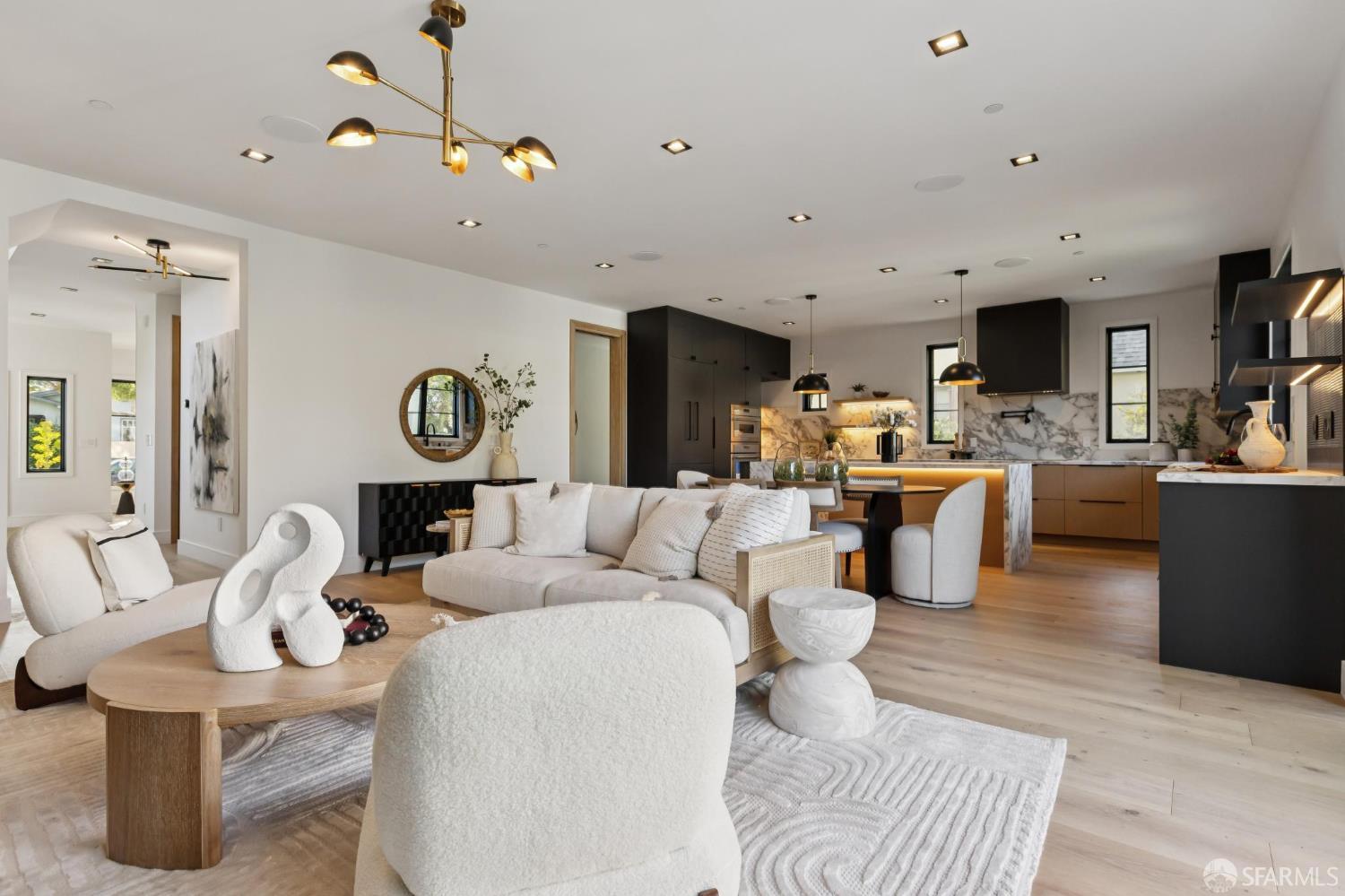 Detail Gallery Image 11 of 38 For 10 Channing Rd, Burlingame,  CA 94010 - 5 Beds | 5/1 Baths