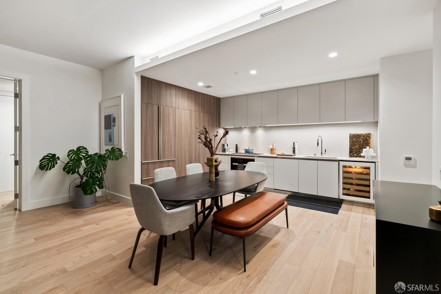 Detail Gallery Image 4 of 61 For 1 Bristol Ct #208,  San Francisco,  CA 94130 - 2 Beds | 2/1 Baths