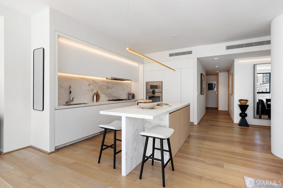 Detail Gallery Image 12 of 42 For 1 Steuart Ln #1704,  San Francisco,  CA 94105 - 2 Beds | 2 Baths