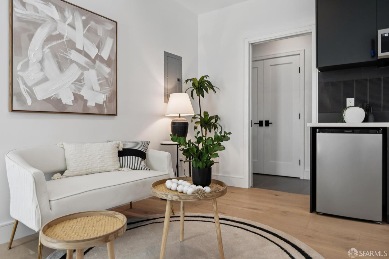 Detail Gallery Image 37 of 38 For 10 Channing Rd, Burlingame,  CA 94010 - 5 Beds | 5/1 Baths