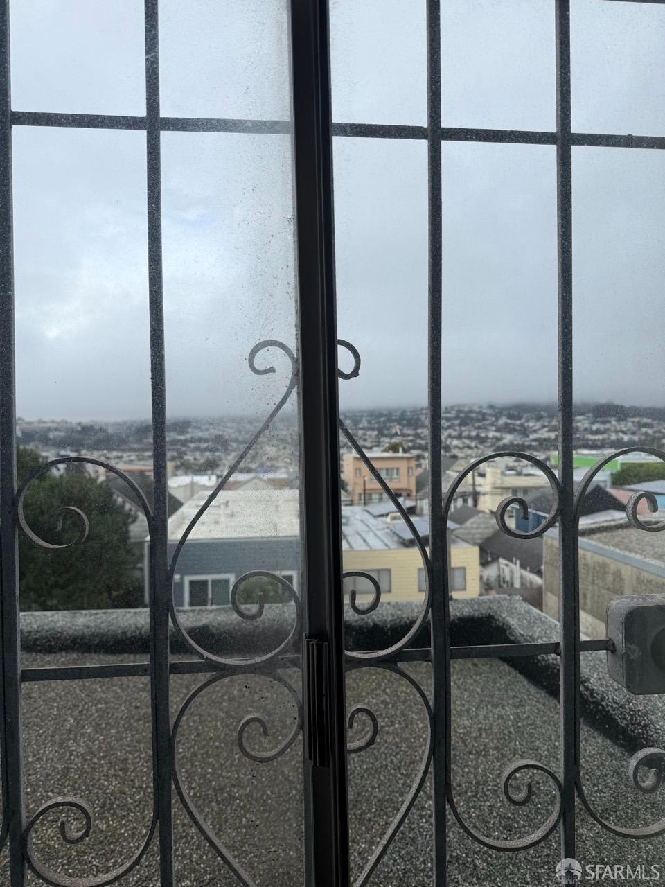 Detail Gallery Image 4 of 48 For 436 Edinburgh St, San Francisco,  CA 94112 - 0 Beds | 1 Baths