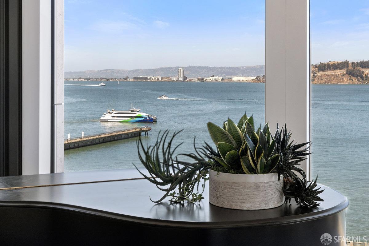 Detail Gallery Image 13 of 73 For 1 Steuart Ln #801,  San Francisco,  CA 94105 - 3 Beds | 3 Baths