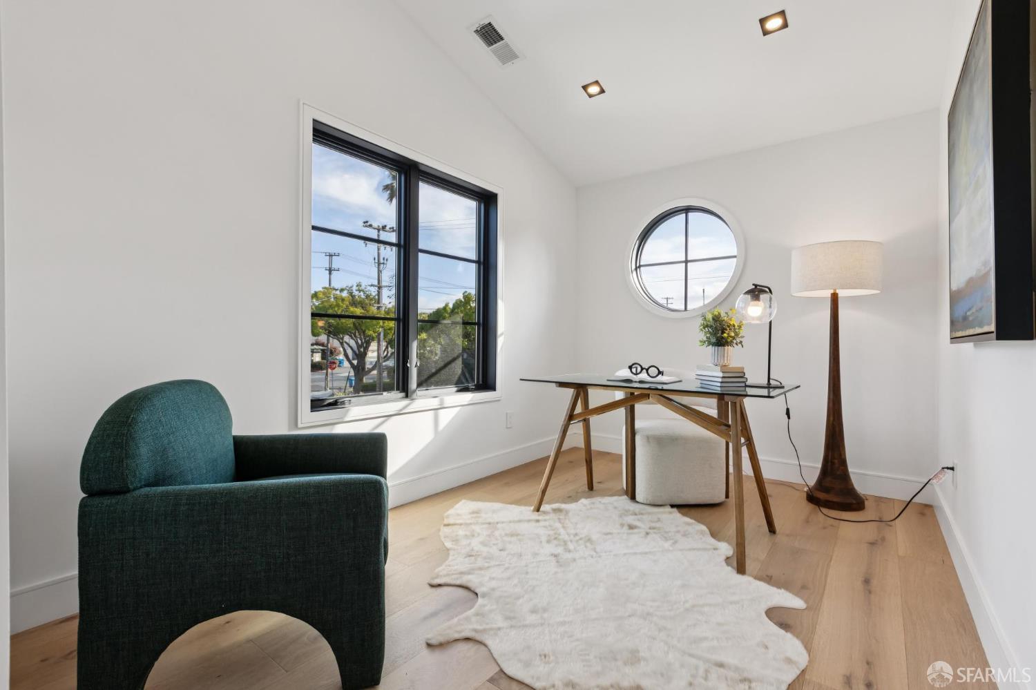 Detail Gallery Image 29 of 38 For 10 Channing Rd, Burlingame,  CA 94010 - 5 Beds | 5/1 Baths