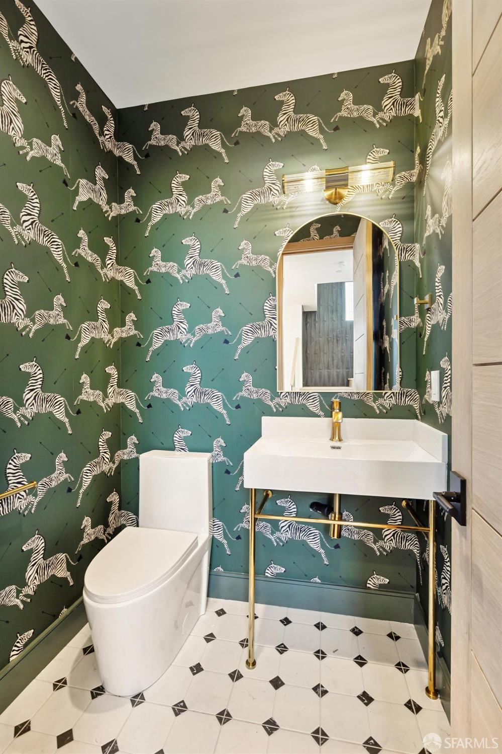 Detail Gallery Image 18 of 38 For 10 Channing Rd, Burlingame,  CA 94010 - 5 Beds | 5/1 Baths