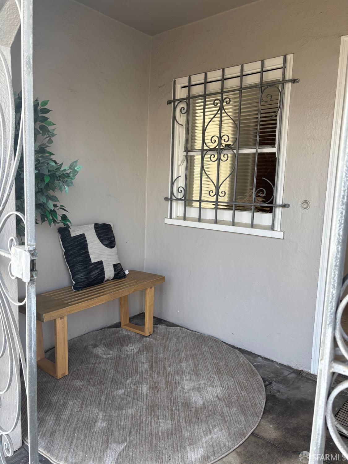 Detail Gallery Image 5 of 21 For 2195 34th Ave, San Francisco,  CA 94116 - 3 Beds | 1 Baths