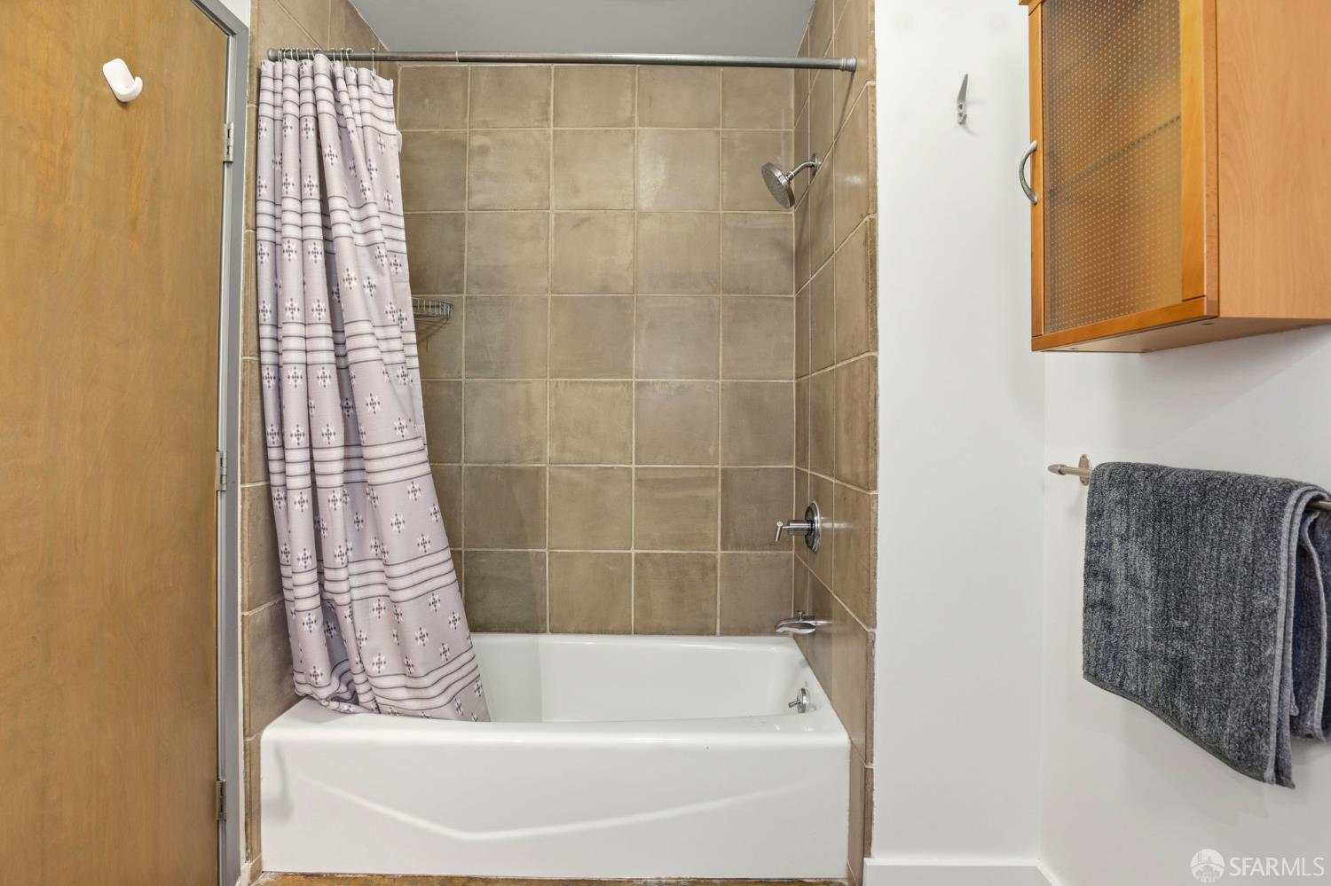 Detail Gallery Image 42 of 51 For 725 Florida St #4,  San Francisco,  CA 94110 - 2 Beds | 2/1 Baths