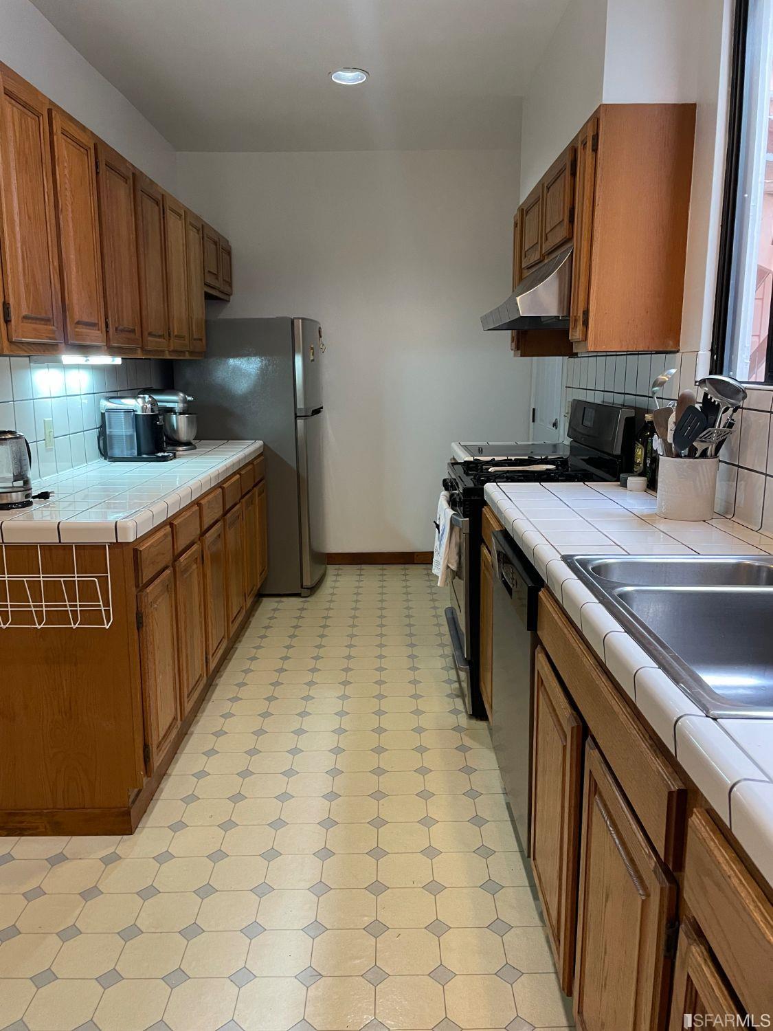 Detail Gallery Image 11 of 31 For 272 25th Ave, San Francisco,  CA 94121 - 2 Beds | 2 Baths