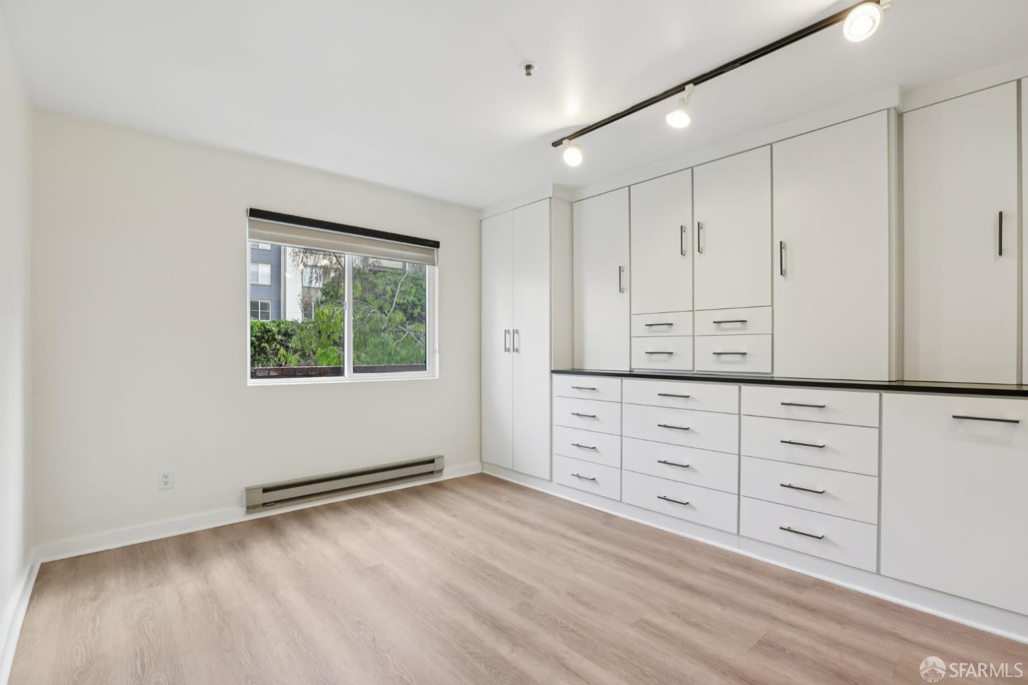 Detail Gallery Image 22 of 31 For 6400 Christie Ave #4122,  Emeryville,  CA 94608 - 1 Beds | 1 Baths