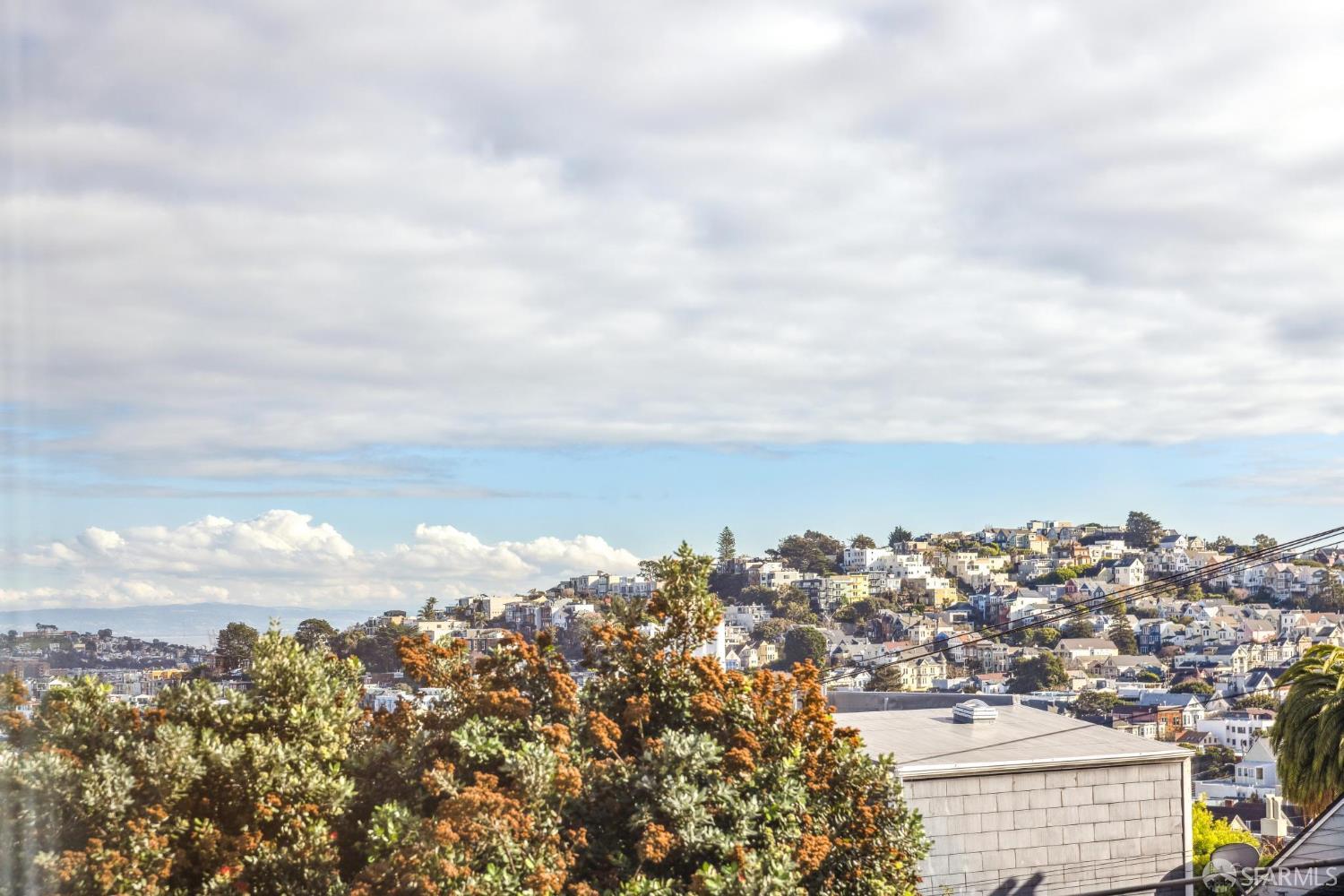 Detail Gallery Image 4 of 46 For 4322 17th St a,  San Francisco,  CA 94114 - 3 Beds | 3 Baths