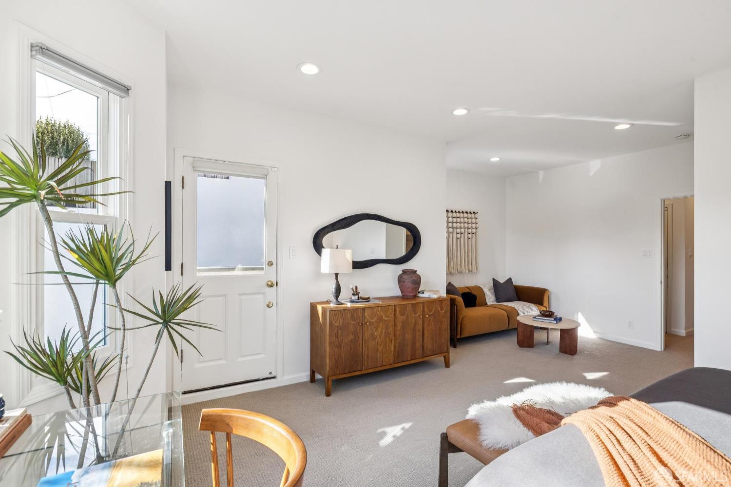 Detail Gallery Image 42 of 46 For 4322 17th St a,  San Francisco,  CA 94114 - 3 Beds | 3 Baths