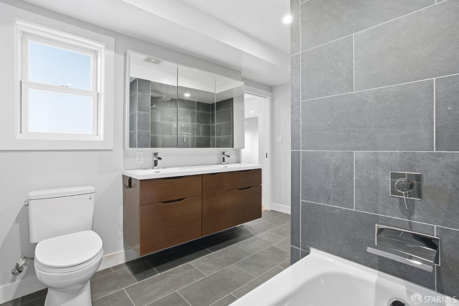 Detail Gallery Image 15 of 54 For 76 Getz St, San Francisco,  CA 94112 - 3 Beds | 2 Baths