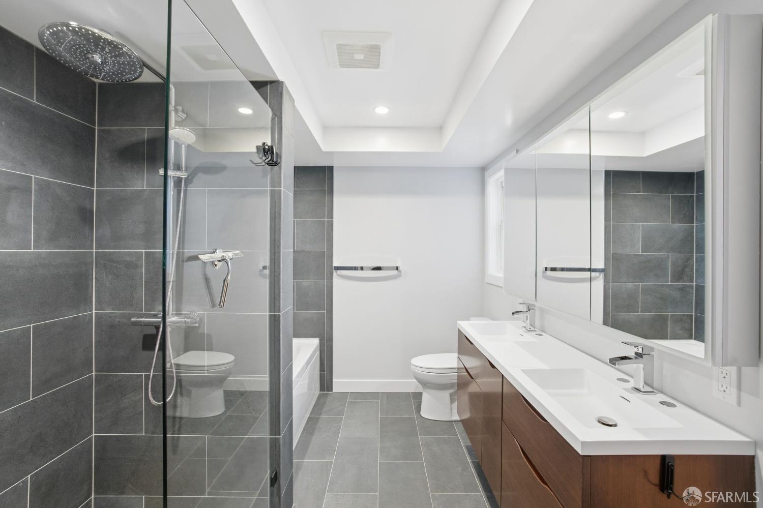 Detail Gallery Image 13 of 54 For 76 Getz St, San Francisco,  CA 94112 - 3 Beds | 2 Baths