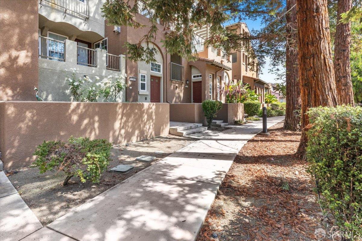 Detail Gallery Image 3 of 51 For 1287 Marcello Dr, San Jose,  CA 95131 - 1 Beds | 1/1 Baths