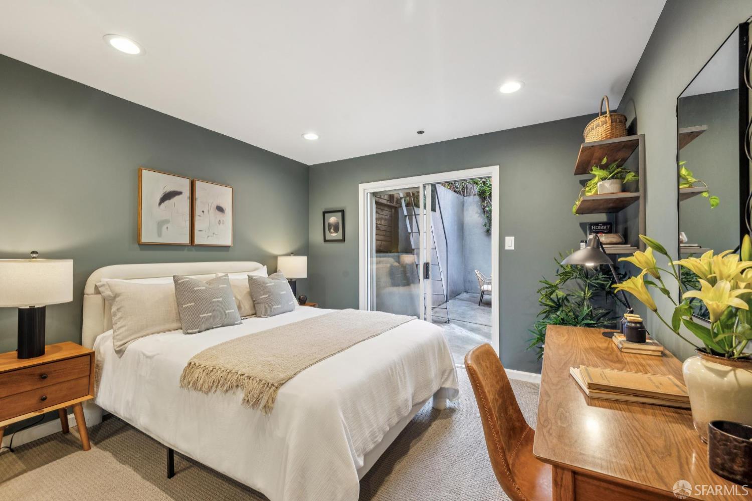 Detail Gallery Image 26 of 46 For 4322 17th St a,  San Francisco,  CA 94114 - 3 Beds | 3 Baths