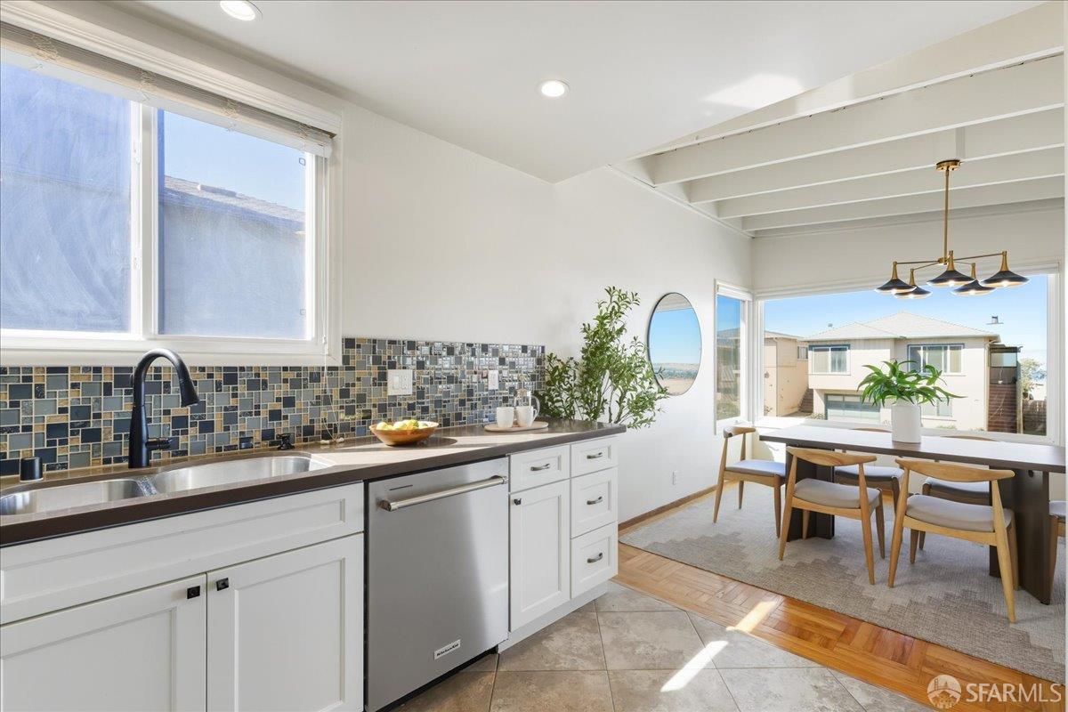 Detail Gallery Image 21 of 90 For 86 Hillview Ct, Daly City,  CA 94015 - 6 Beds | 4 Baths