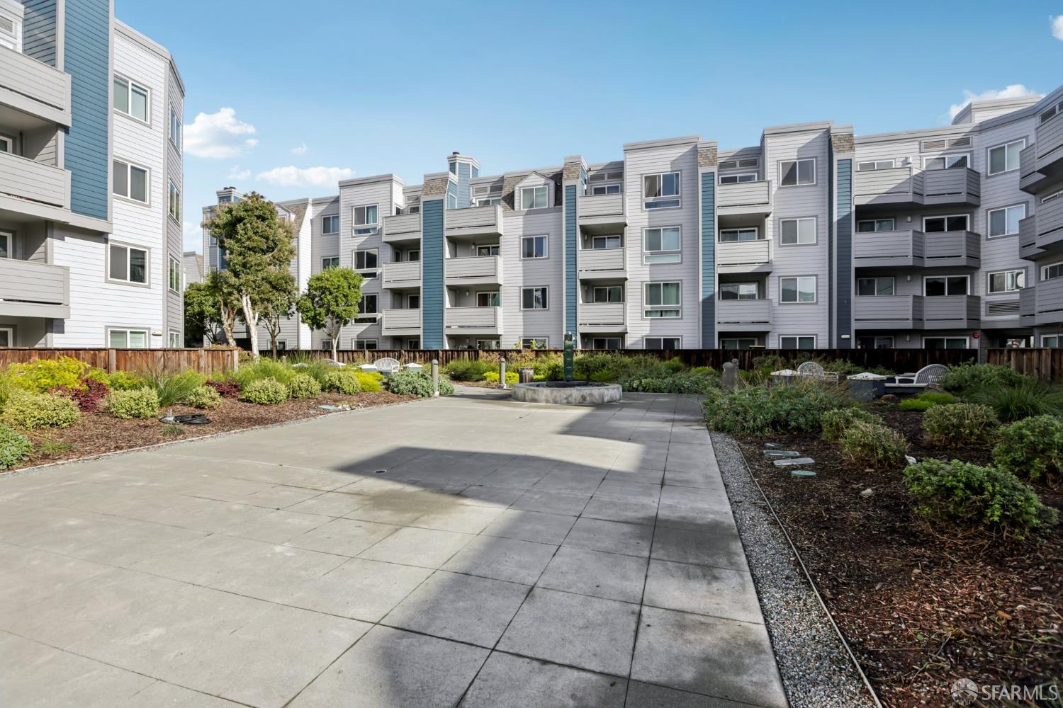Detail Gallery Image 29 of 31 For 6400 Christie Ave #4122,  Emeryville,  CA 94608 - 1 Beds | 1 Baths