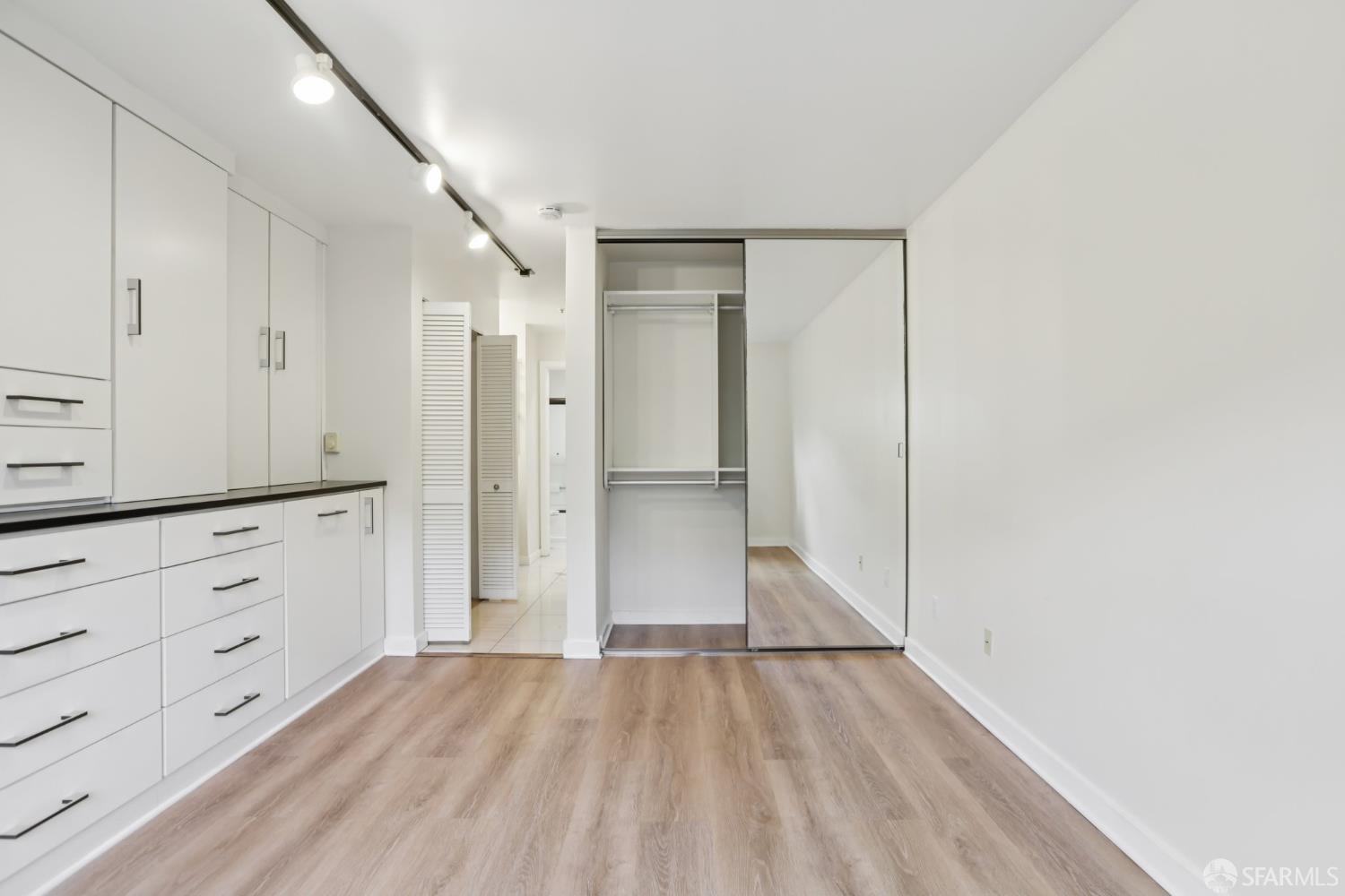 Detail Gallery Image 23 of 31 For 6400 Christie Ave #4122,  Emeryville,  CA 94608 - 1 Beds | 1 Baths