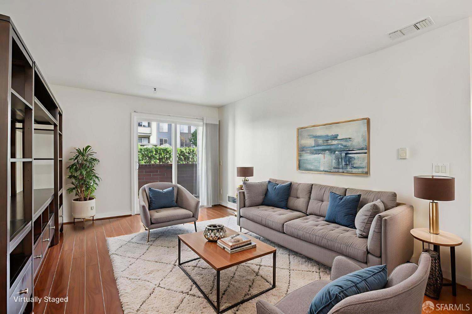 Detail Gallery Image 4 of 31 For 6400 Christie Ave #4122,  Emeryville,  CA 94608 - 1 Beds | 1 Baths