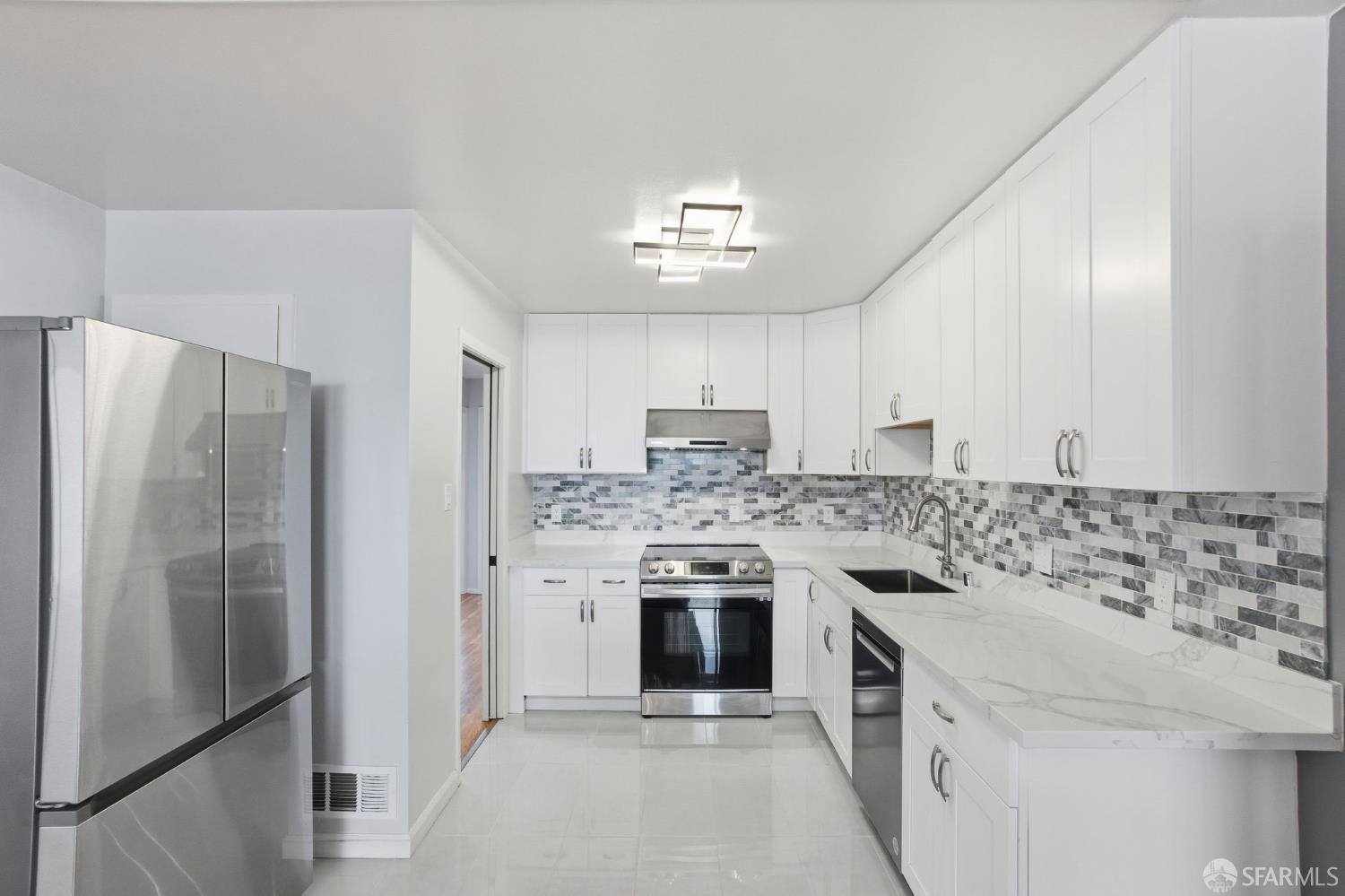 Detail Gallery Image 21 of 54 For 76 Getz St, San Francisco,  CA 94112 - 3 Beds | 2 Baths