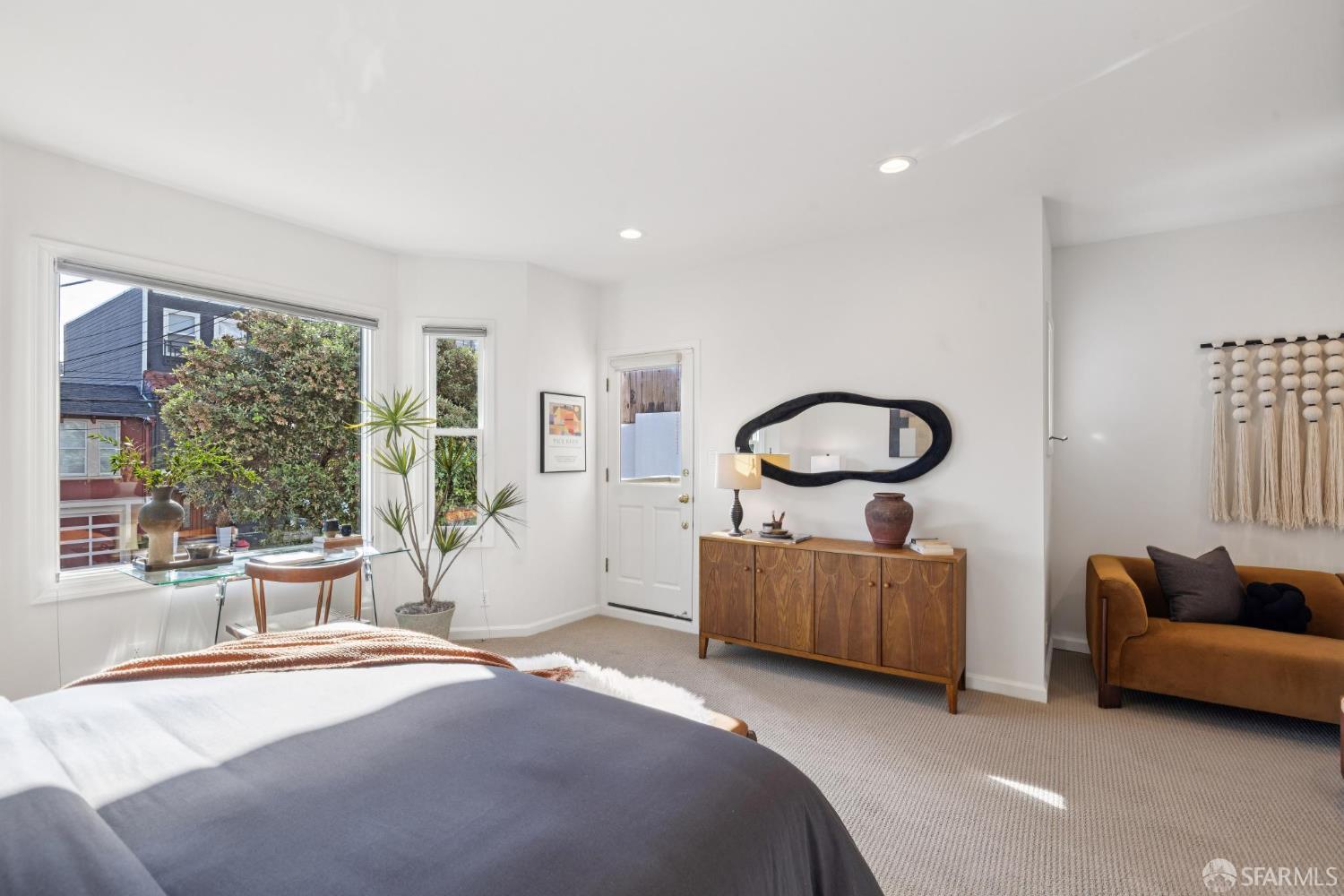 Detail Gallery Image 37 of 46 For 4322 17th St a,  San Francisco,  CA 94114 - 3 Beds | 3 Baths