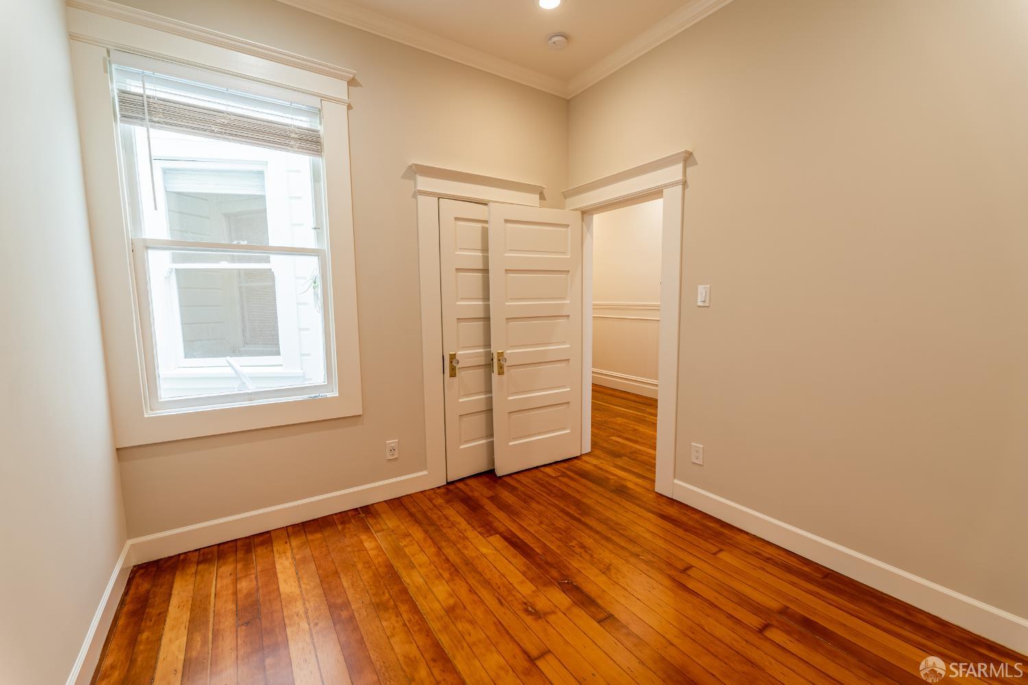 Detail Gallery Image 4 of 7 For 139 Jasper Pl, San Francisco,  CA 94133 - 0 Beds | 3/1 Baths