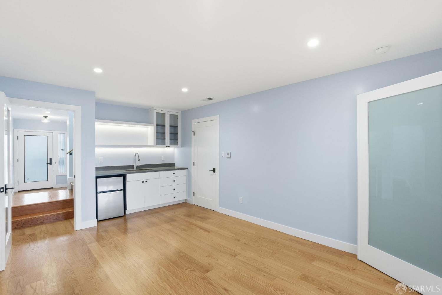 Detail Gallery Image 4 of 54 For 76 Getz St, San Francisco,  CA 94112 - 3 Beds | 2 Baths