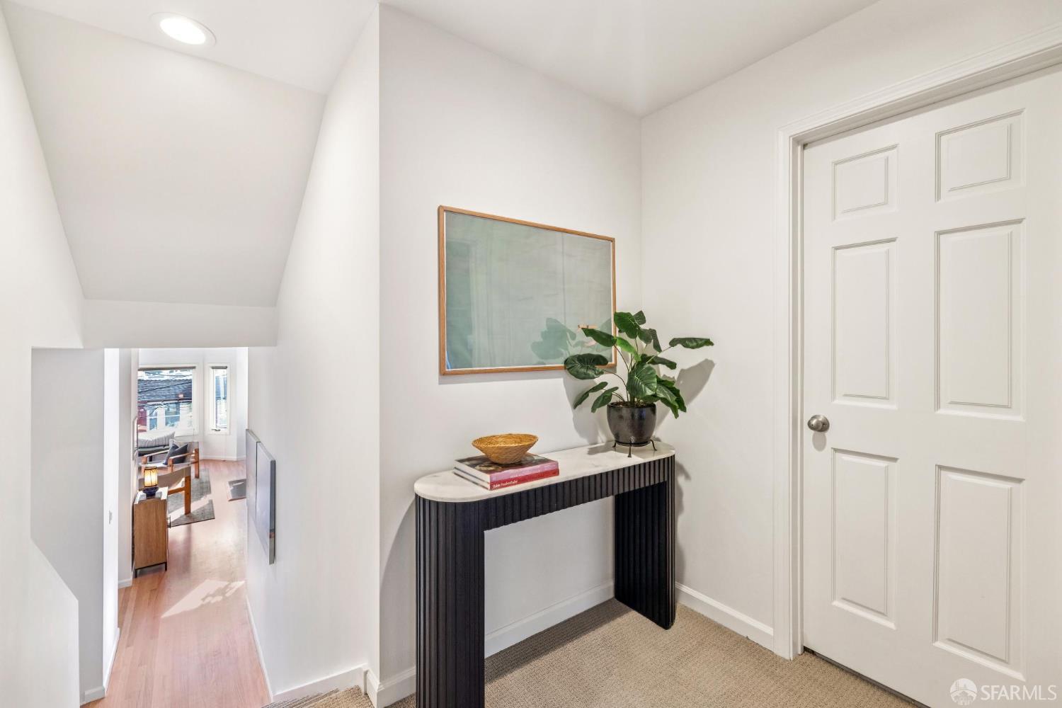 Detail Gallery Image 30 of 46 For 4322 17th St a,  San Francisco,  CA 94114 - 3 Beds | 3 Baths