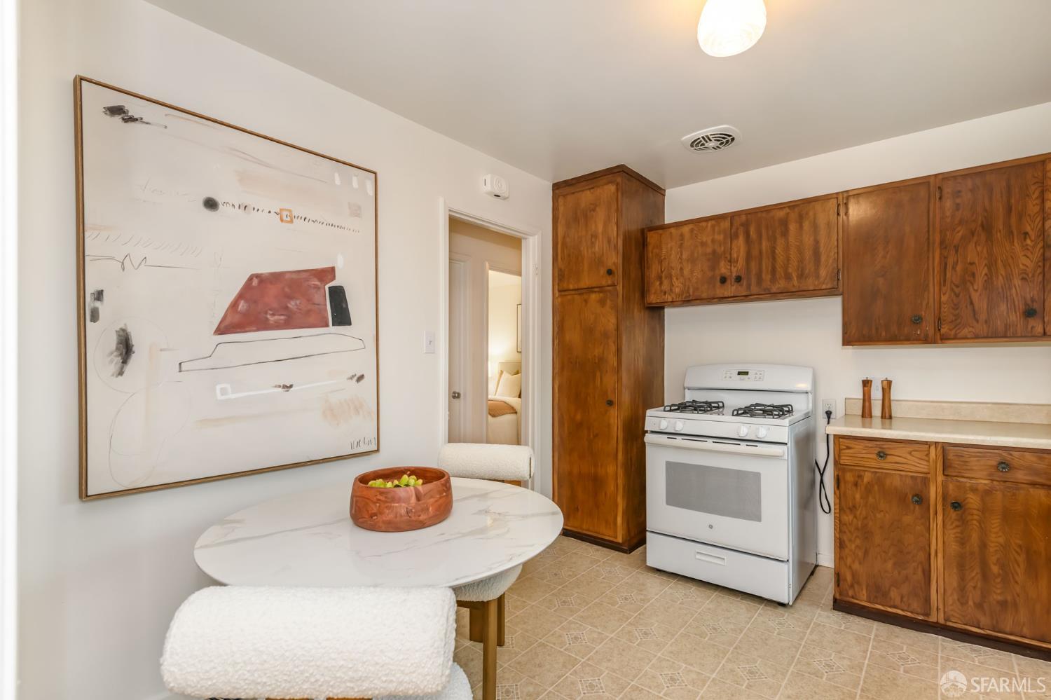 Detail Gallery Image 13 of 25 For 497 Dellbrook Ave, San Francisco,  CA 94131 - 3 Beds | 1 Baths