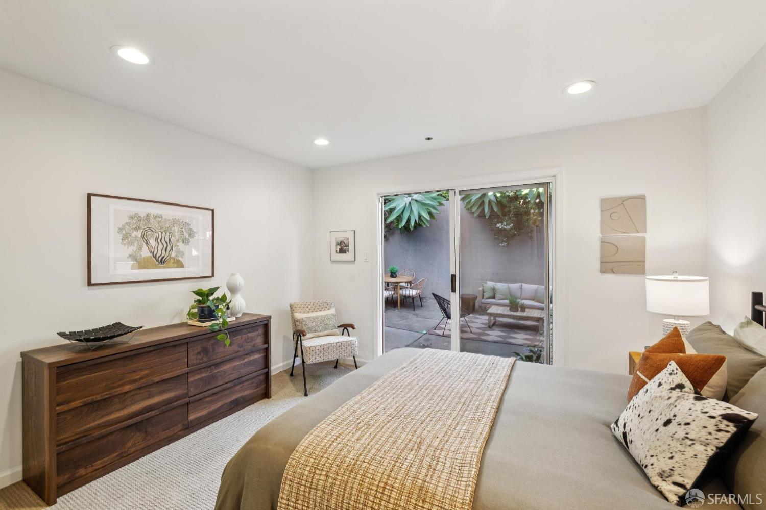 Detail Gallery Image 16 of 46 For 4322 17th St a,  San Francisco,  CA 94114 - 3 Beds | 3 Baths