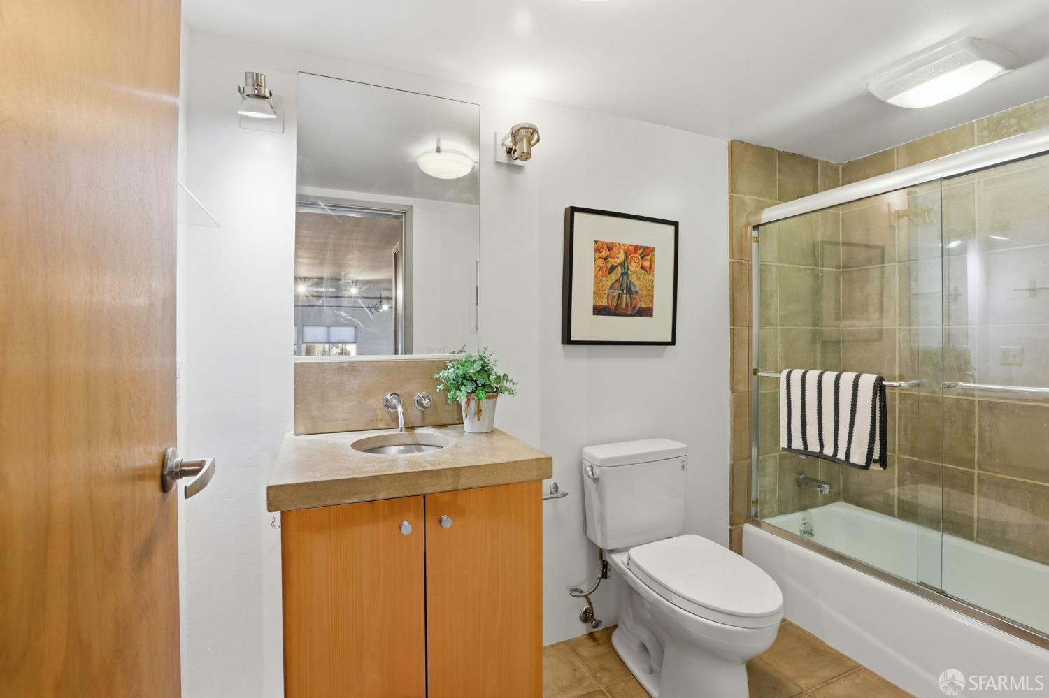 Detail Gallery Image 27 of 51 For 725 Florida St #4,  San Francisco,  CA 94110 - 2 Beds | 2/1 Baths