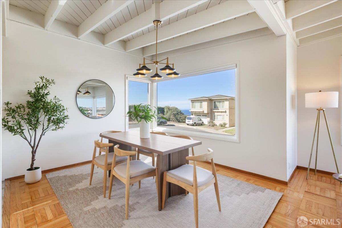 Detail Gallery Image 13 of 90 For 86 Hillview Ct, Daly City,  CA 94015 - 6 Beds | 4 Baths