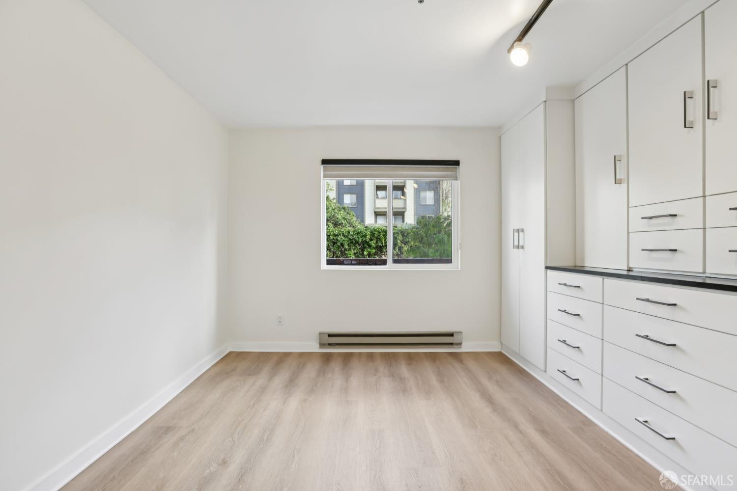 Detail Gallery Image 24 of 31 For 6400 Christie Ave #4122,  Emeryville,  CA 94608 - 1 Beds | 1 Baths