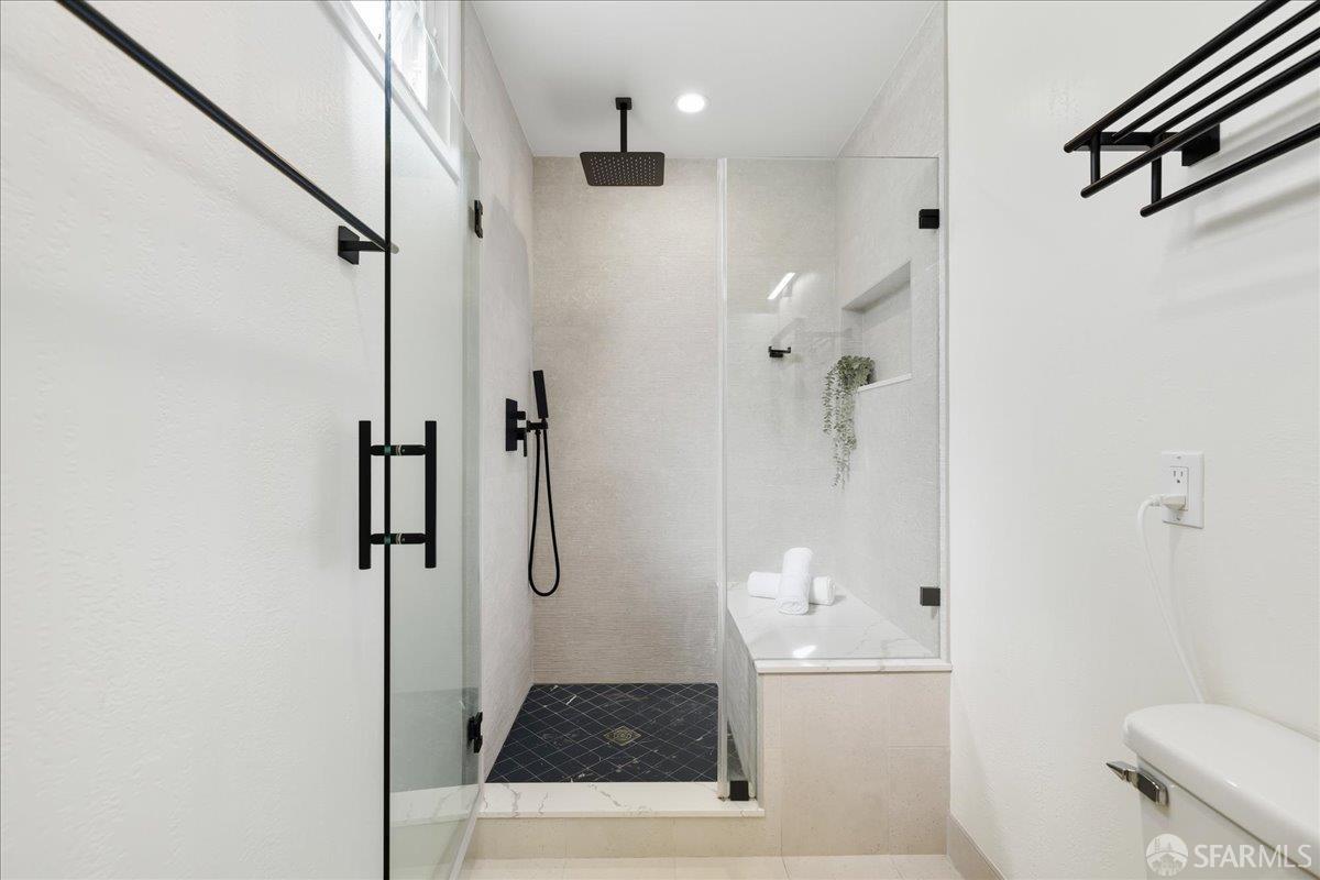 Detail Gallery Image 34 of 90 For 86 Hillview Ct, Daly City,  CA 94015 - 6 Beds | 4 Baths