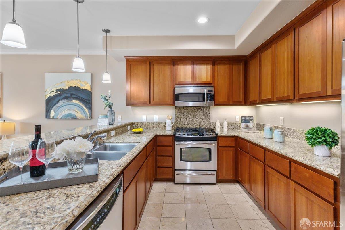 Detail Gallery Image 15 of 51 For 1287 Marcello Dr, San Jose,  CA 95131 - 1 Beds | 1/1 Baths