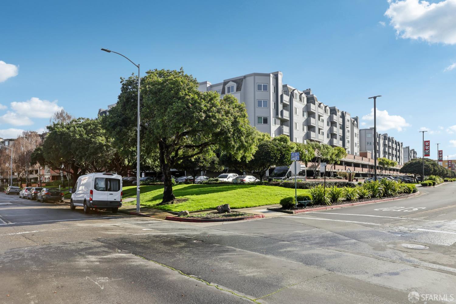 Detail Gallery Image 30 of 31 For 6400 Christie Ave #4122,  Emeryville,  CA 94608 - 1 Beds | 1 Baths