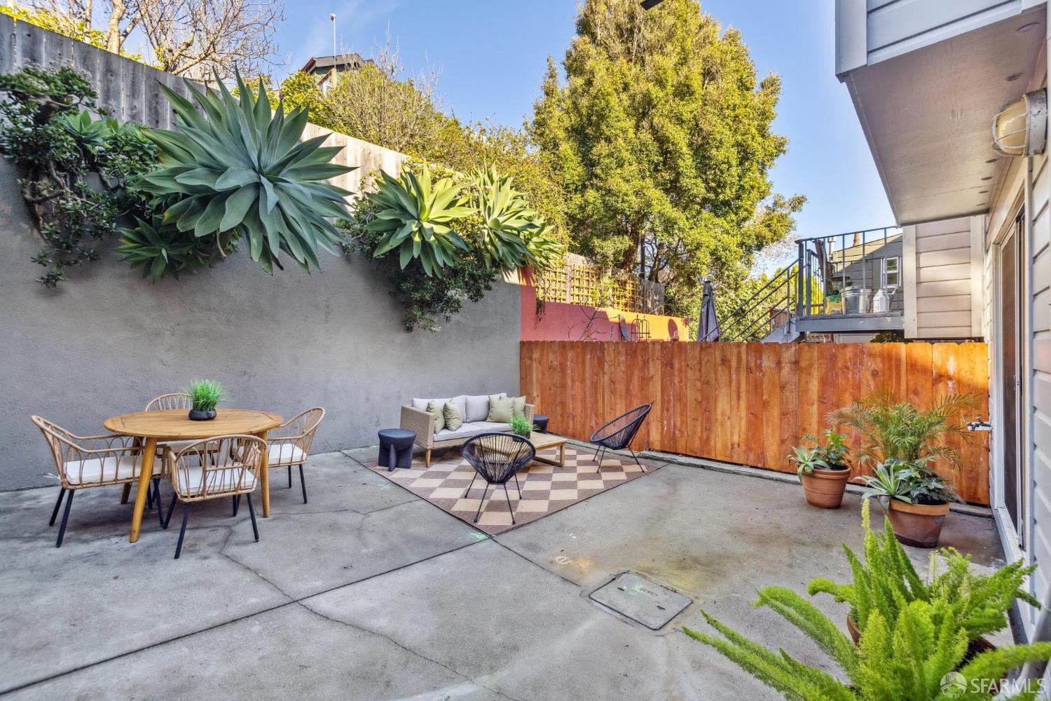 Detail Gallery Image 23 of 46 For 4322 17th St a,  San Francisco,  CA 94114 - 3 Beds | 3 Baths