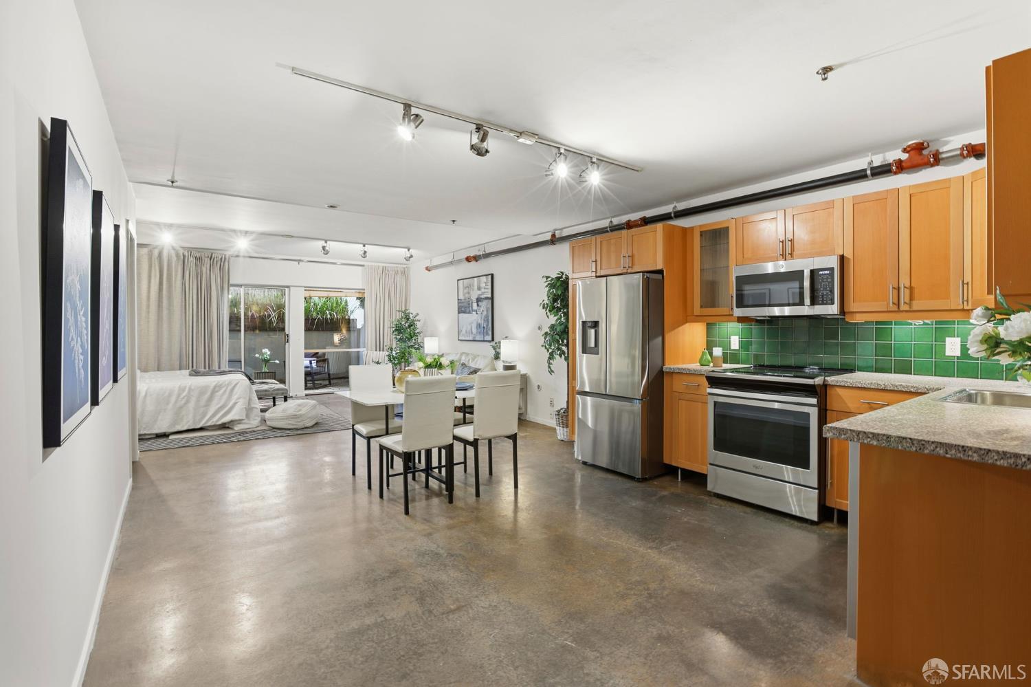 Detail Gallery Image 32 of 51 For 725 Florida St #4,  San Francisco,  CA 94110 - 2 Beds | 2/1 Baths