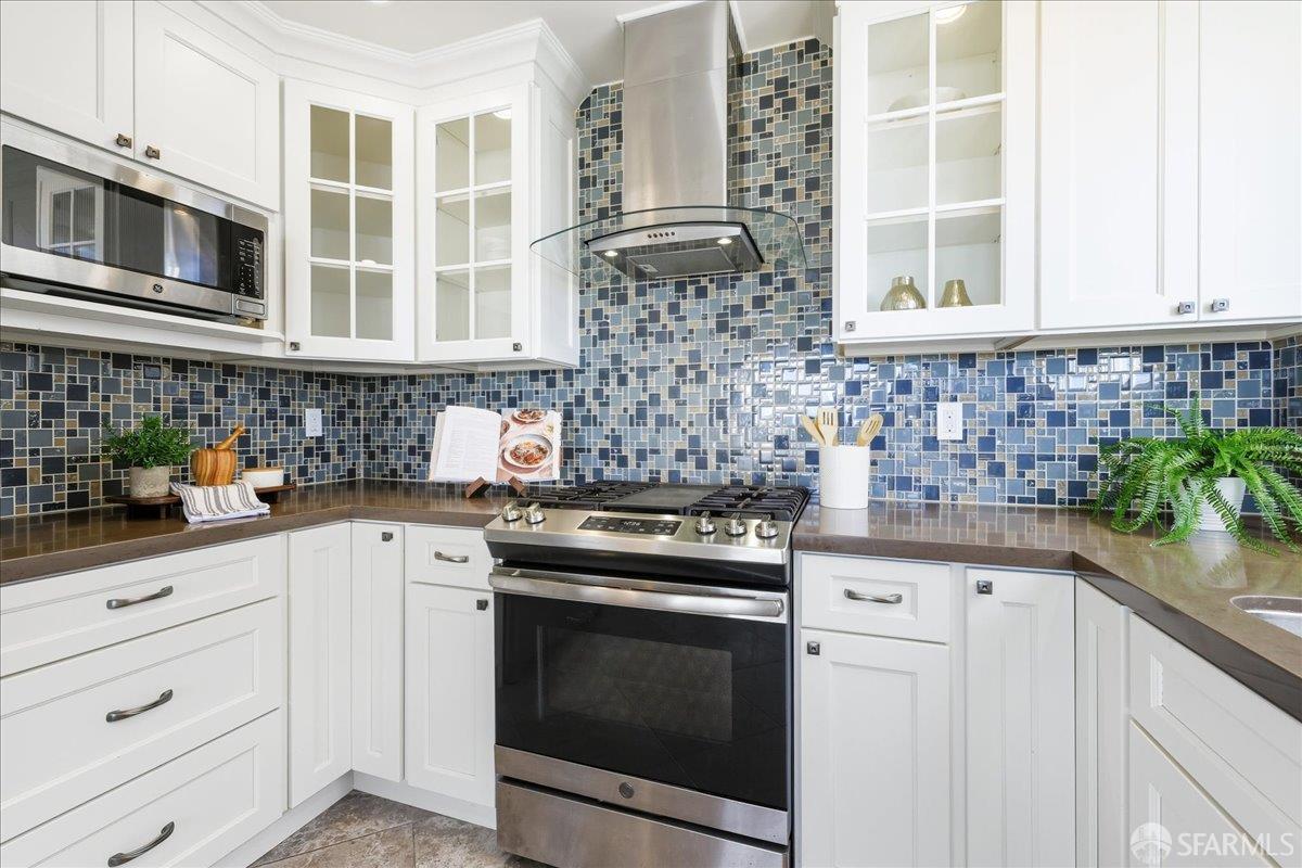 Detail Gallery Image 23 of 90 For 86 Hillview Ct, Daly City,  CA 94015 - 6 Beds | 4 Baths