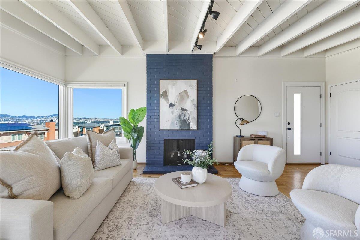 Detail Gallery Image 9 of 90 For 86 Hillview Ct, Daly City,  CA 94015 - 6 Beds | 4 Baths