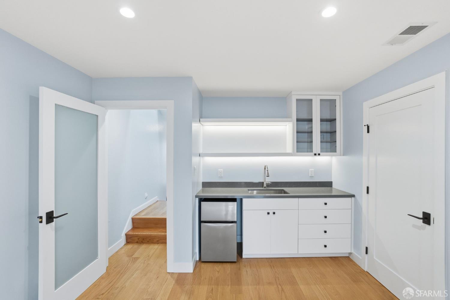 Detail Gallery Image 5 of 54 For 76 Getz St, San Francisco,  CA 94112 - 3 Beds | 2 Baths