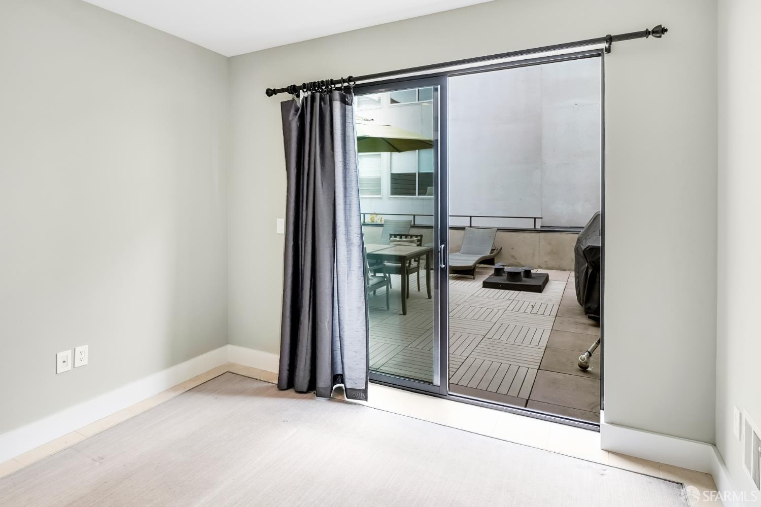 Detail Gallery Image 12 of 23 For 420 Bay St a,  San Francisco,  CA 94133 - 2 Beds | 2 Baths