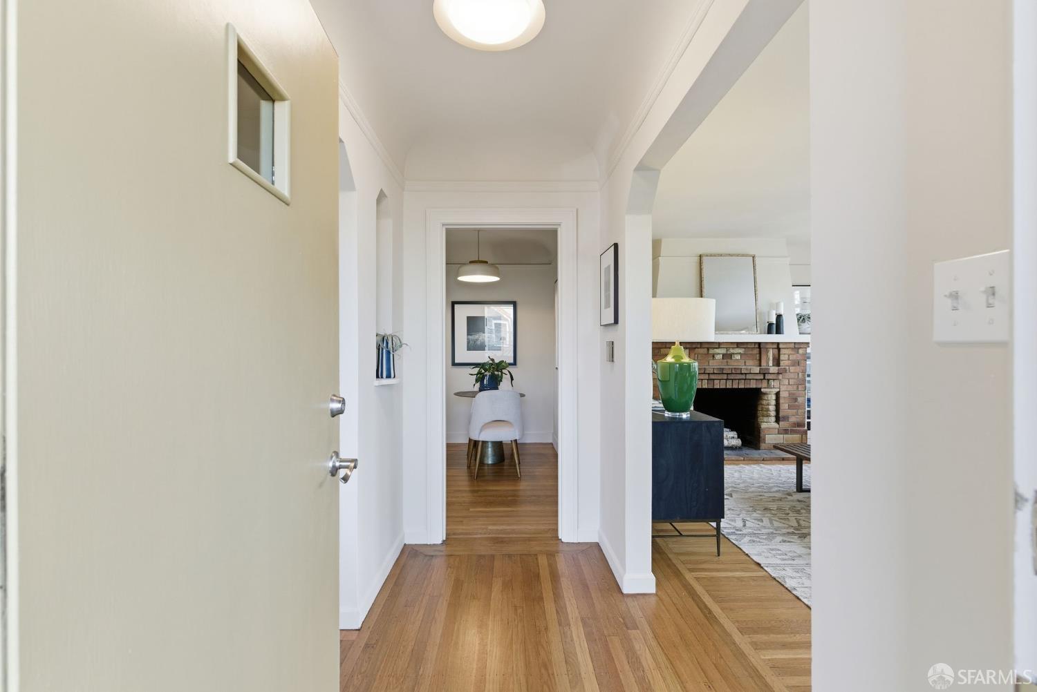 Detail Gallery Image 3 of 28 For 451 Huron Ave, San Francisco,  CA 94112 - 2 Beds | 1 Baths