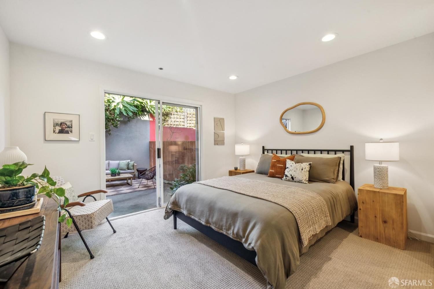 Detail Gallery Image 15 of 46 For 4322 17th St a,  San Francisco,  CA 94114 - 3 Beds | 3 Baths