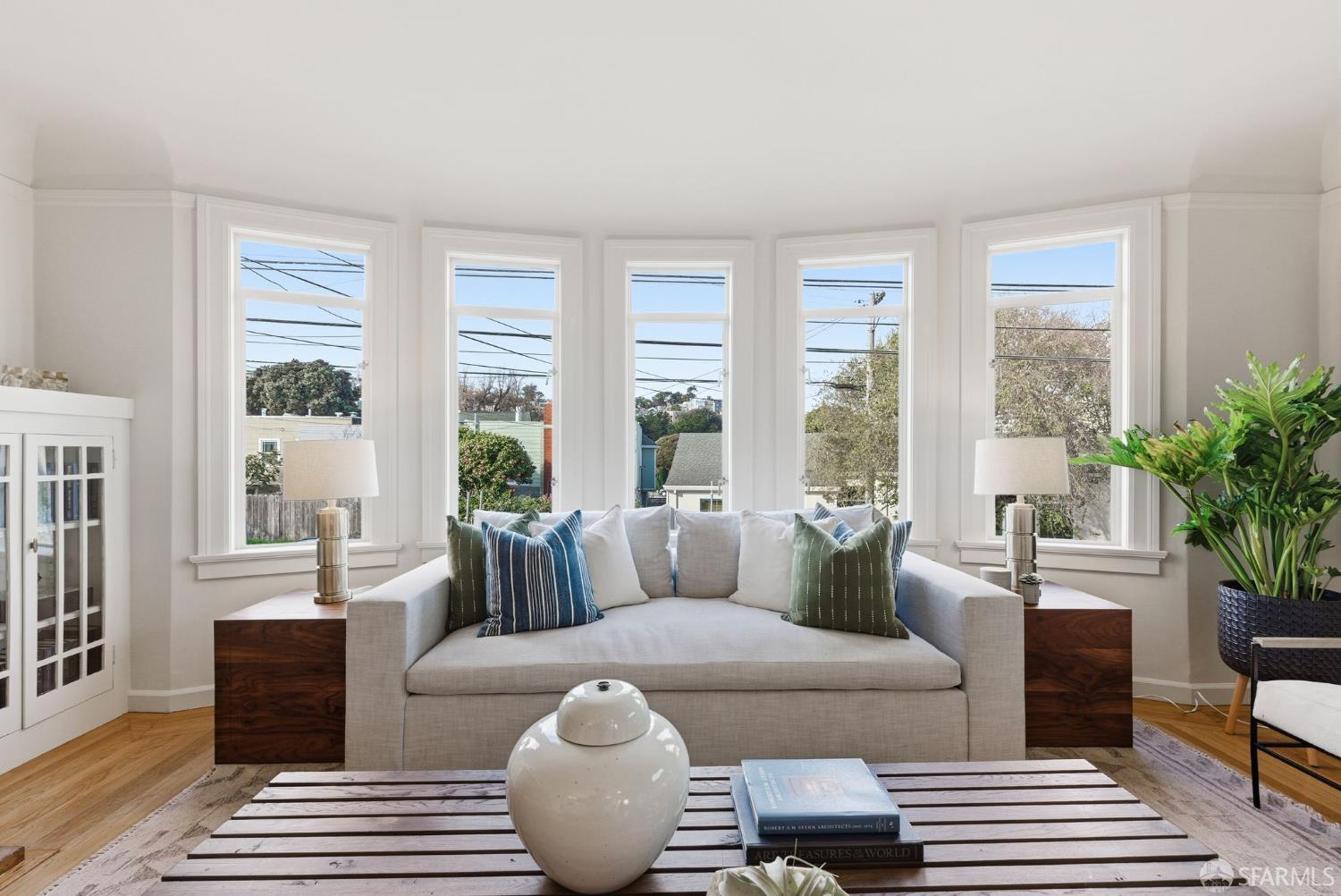 Detail Gallery Image 6 of 28 For 451 Huron Ave, San Francisco,  CA 94112 - 2 Beds | 1 Baths