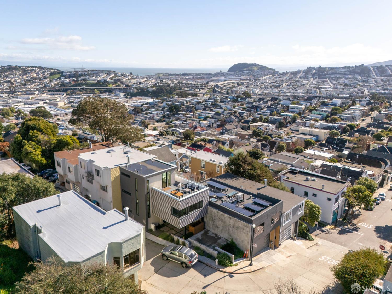 Detail Gallery Image 22 of 29 For 495 Chapman St, San Francisco,  CA 94110 - 4 Beds | 3 Baths