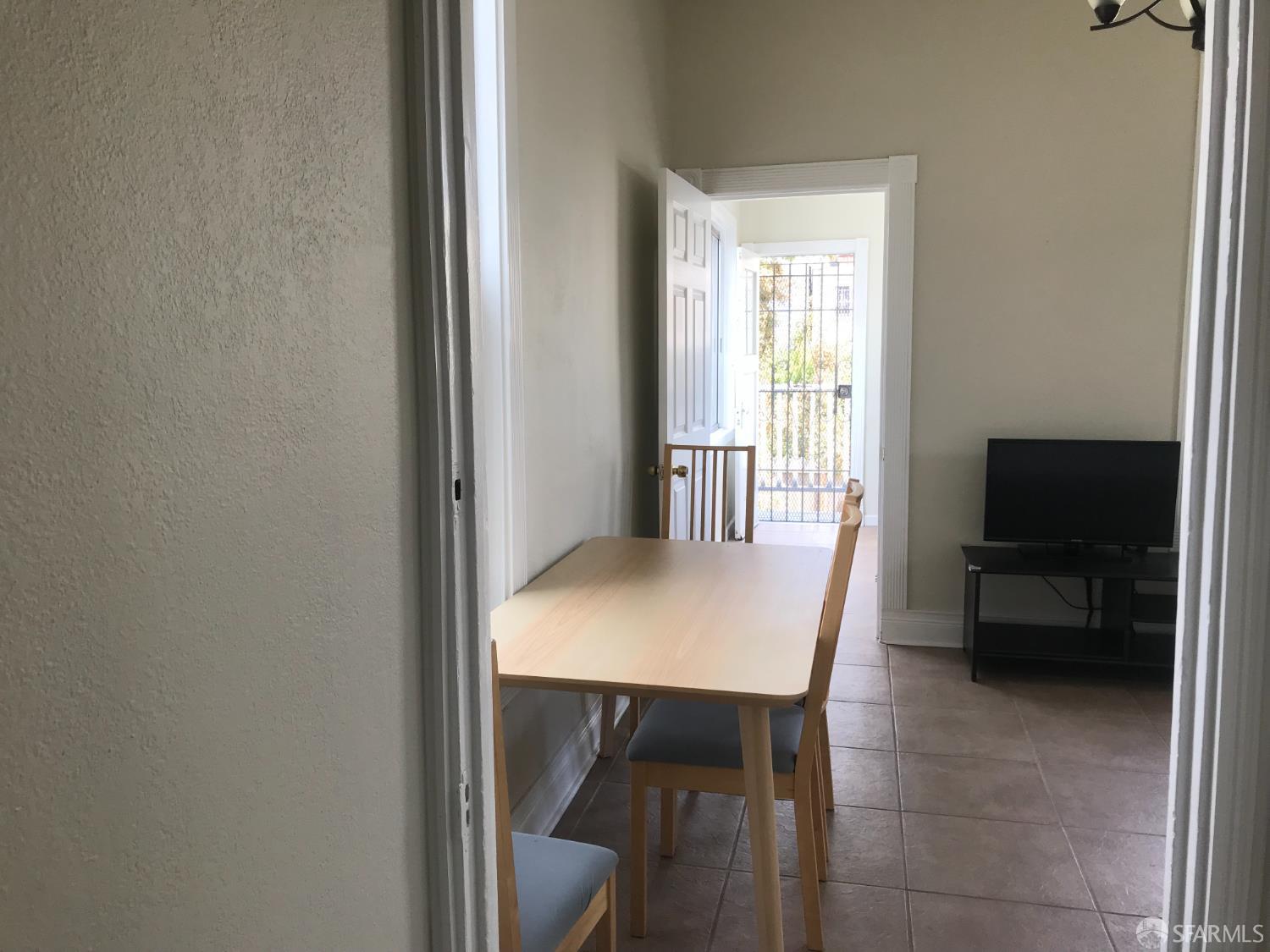 Detail Gallery Image 16 of 29 For 106 Sadowa St, San Francisco,  CA 94112 - – Beds | – Baths