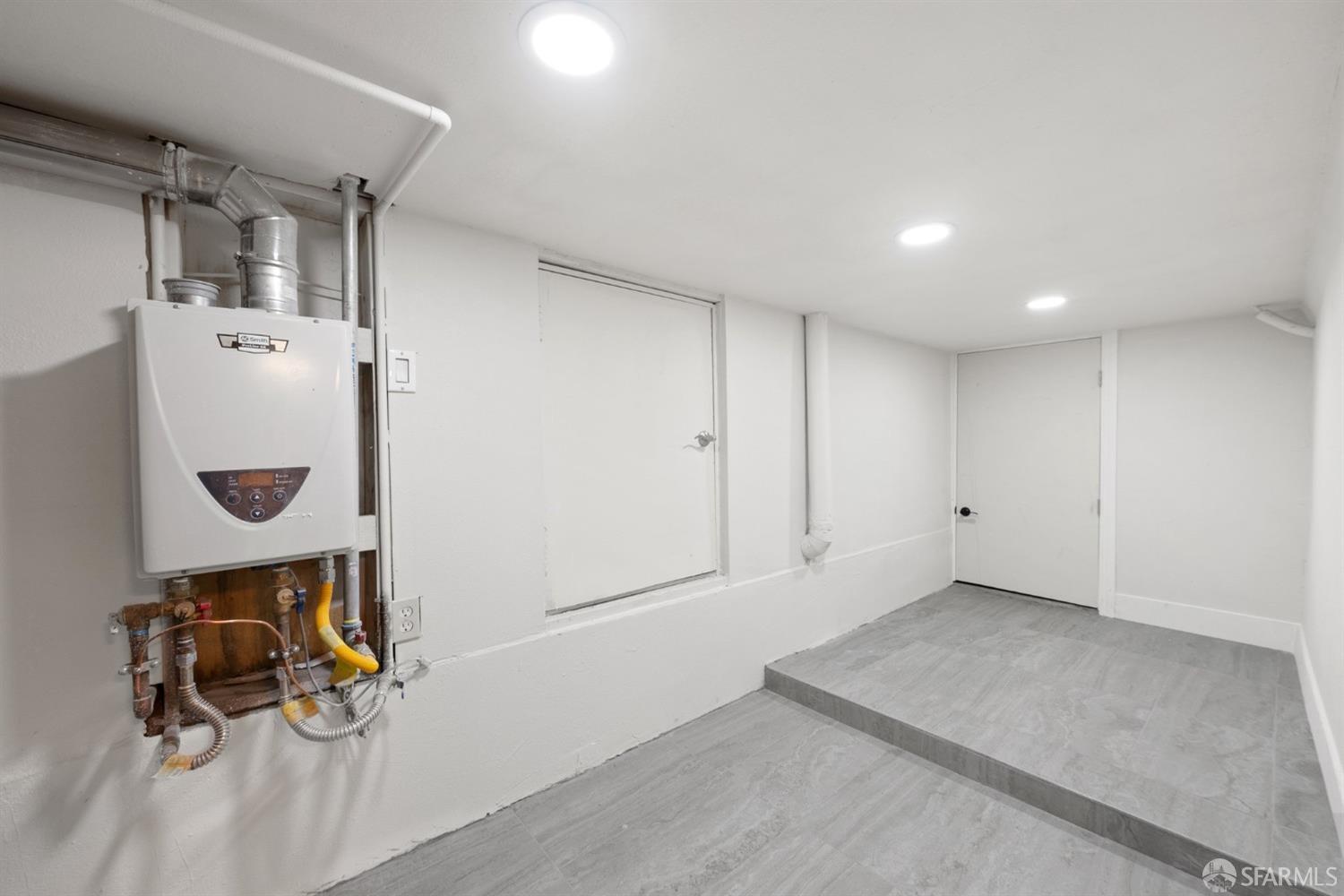 Detail Gallery Image 37 of 55 For 2469 Potter St, Oakland,  CA 94601 - 3 Beds | 4/1 Baths