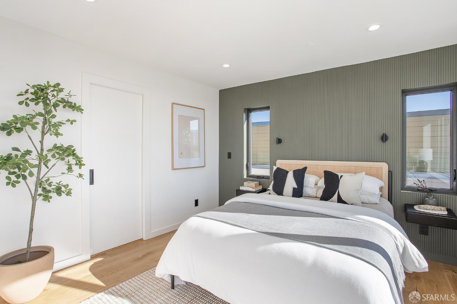 Detail Gallery Image 7 of 29 For 495 Chapman St, San Francisco,  CA 94110 - 4 Beds | 3 Baths